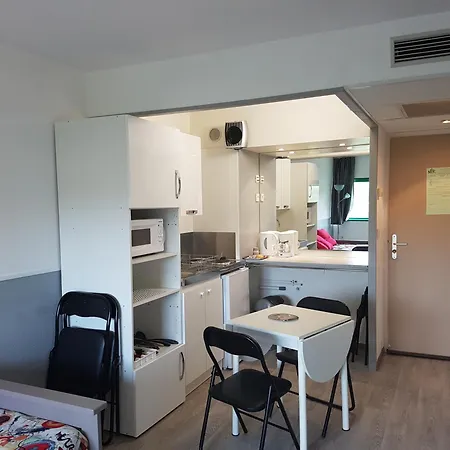 Club Hotel 3*