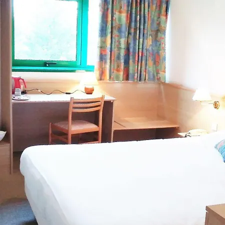 Club Hotel