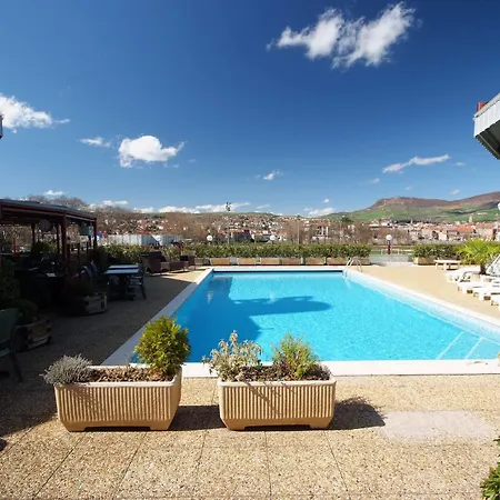 Club Hotel