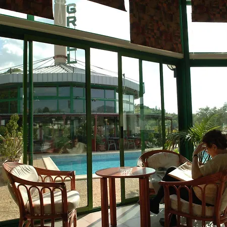Club Hotel