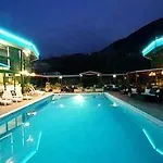Club فندق مييو