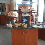 فندق Club